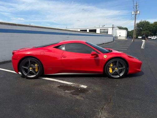 Red 2011 Ferrari 458 Italia Base