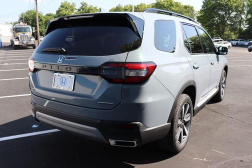 2025 Honda Pilot Touring