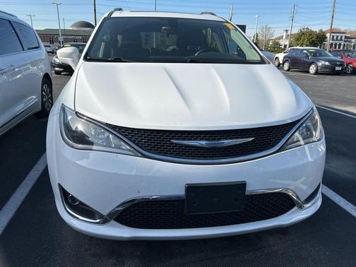 2018 Chrysler Pacifica Touring-L Plus