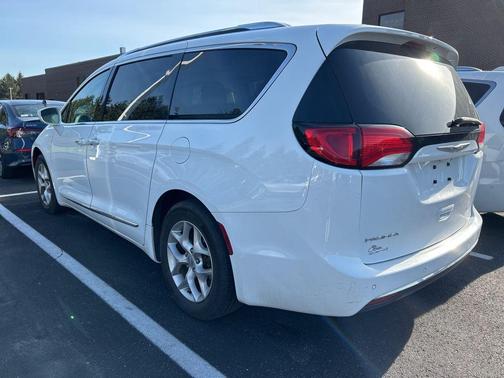 2018 Chrysler Pacifica Touring-L Plus