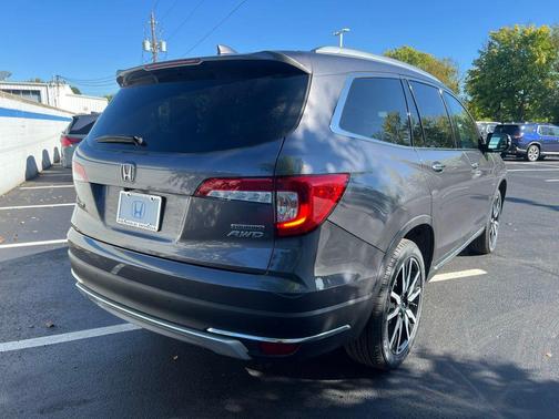 2022 Honda Pilot Touring 7-Passenger