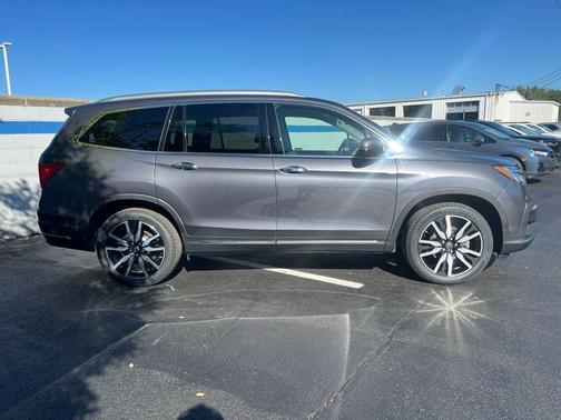 2022 Honda Pilot Touring 7-Passenger