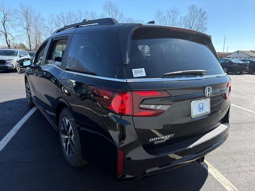 Crystal Black Pearl 2026 Honda Odyssey EX-L