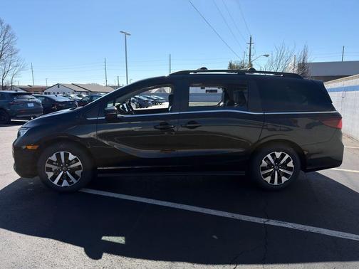 Crystal Black Pearl 2026 Honda Odyssey EX-L