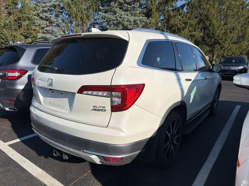 Diamond White Pearl 2019 Honda Pilot Elite