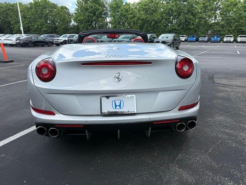 2017 Ferrari California T