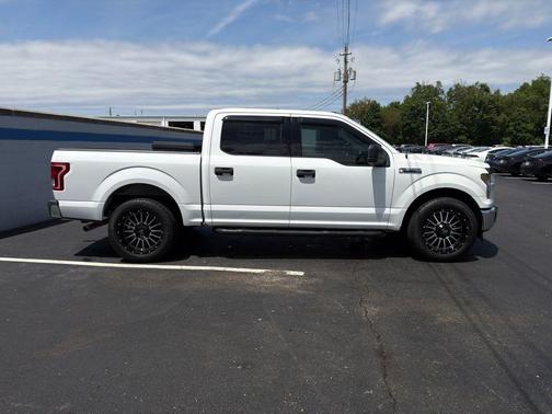 Oxford White 2017 Ford F-150 XLT