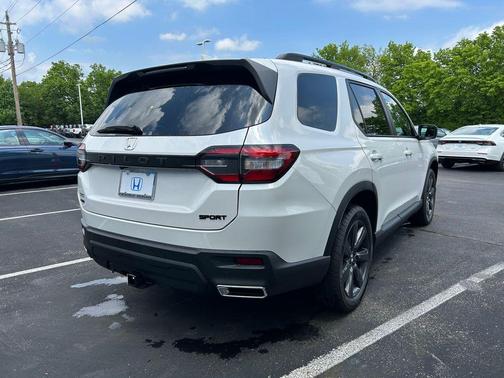 2025 Honda Pilot Sport