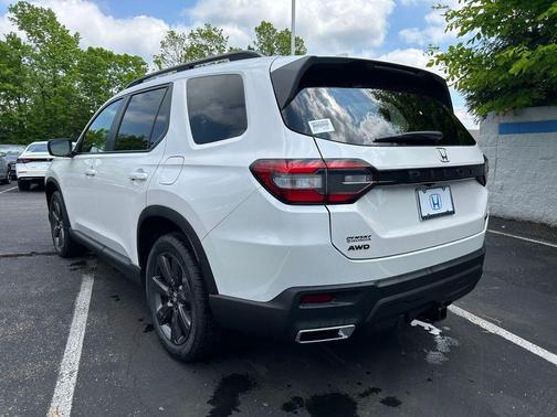 2025 Honda Pilot Sport