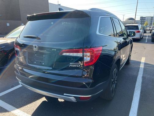 2022 Honda Pilot Touring 7-Passenger