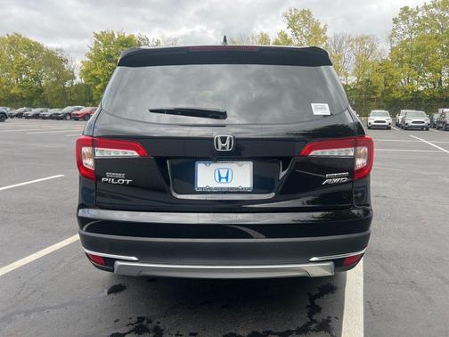 2022 Honda Pilot Touring 7-Passenger