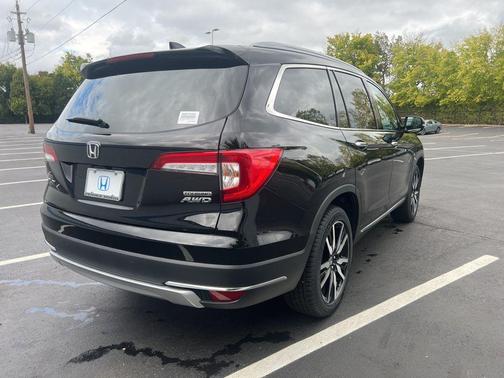 2022 Honda Pilot Touring 7-Passenger