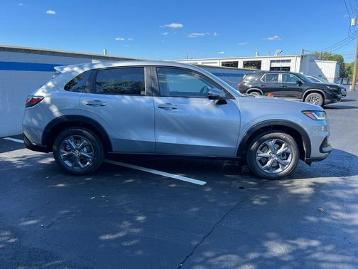 Silver Metallic 2027 Honda HR-V LX