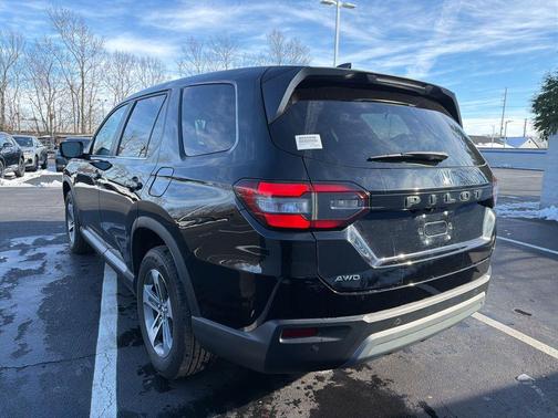 2023 Honda Pilot EX-L 7-Passenger