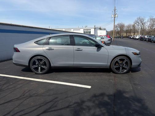 Urban Gray Pearl 2026 Honda Accord SE