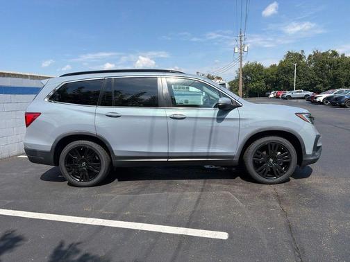 Gray Pearl 2022 Honda Pilot Special Edition