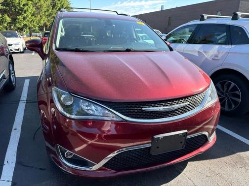 Velvet 2017 Chrysler Pacifica Touring-L
