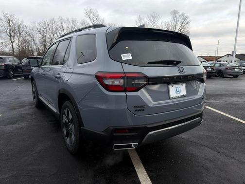 Sonic Gray Pearl 2026 Honda Pilot Touring