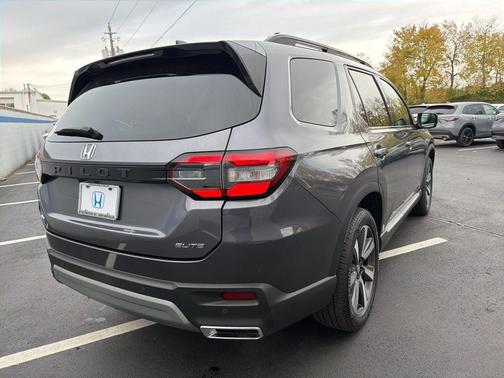 2023 Honda Pilot Elite