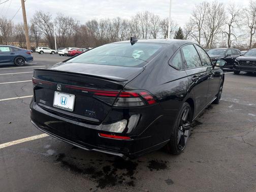 Crystal Black Pearl 2026 Honda Accord Hybrid Sport-L