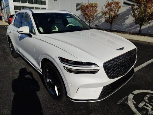 2025 Genesis Electrified GV70 Advanced