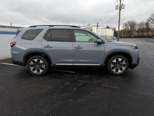 Sonic Gray Pearl 2026 Honda Pilot Touring