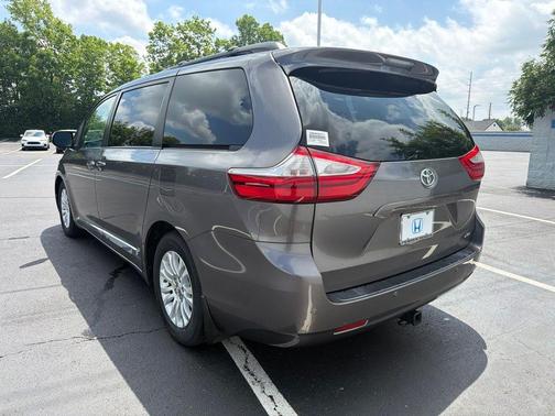 Predawn Gray Mica 2017 Toyota Sienna XLE Premium