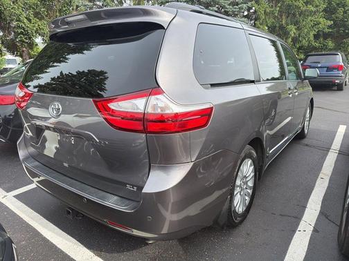 Predawn Gray Mica 2017 Toyota Sienna XLE Premium