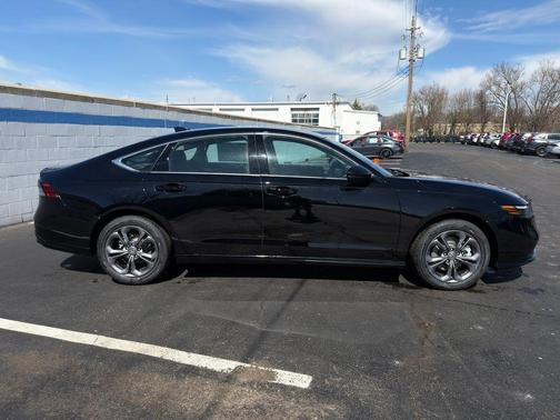 Crystal Black Pearl 2026 Honda Accord Hybrid EX-L
