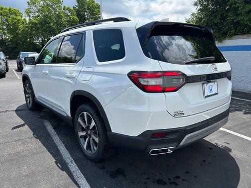 2023 Honda Pilot Touring