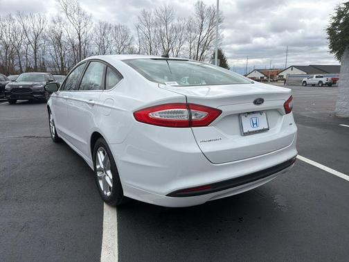 2014 Ford Fusion SE