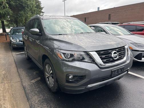 2018 Nissan Pathfinder SV