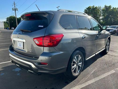 2018 Nissan Pathfinder SV