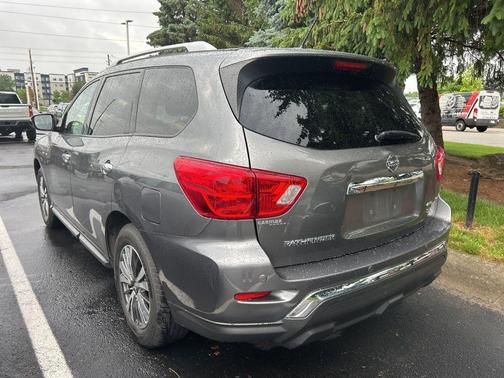 2018 Nissan Pathfinder SV