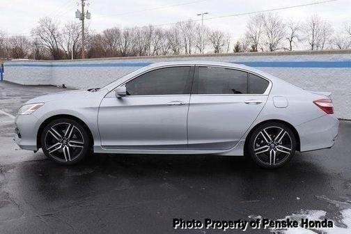 Photo 2 of 51 of 2016 Honda Accord Touring