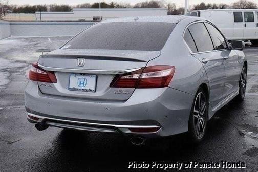Photo 5 of 51 of 2016 Honda Accord Touring