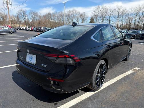 Crystal Black Pearl 2026 Honda Accord Hybrid Touring