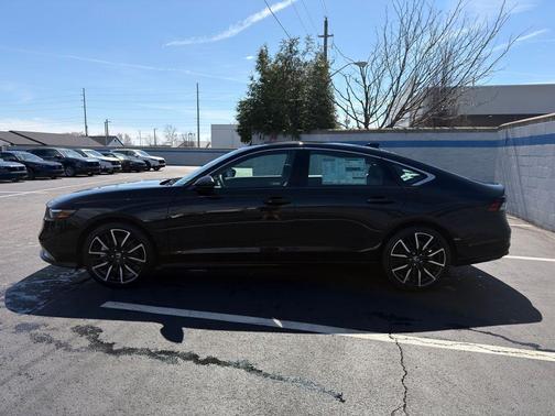 Crystal Black Pearl 2026 Honda Accord Hybrid Touring