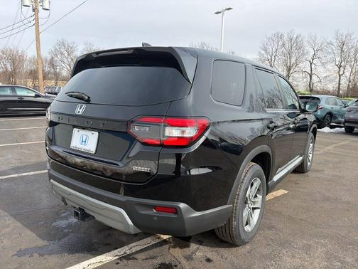 2023 Honda Pilot EX-L 7-Passenger