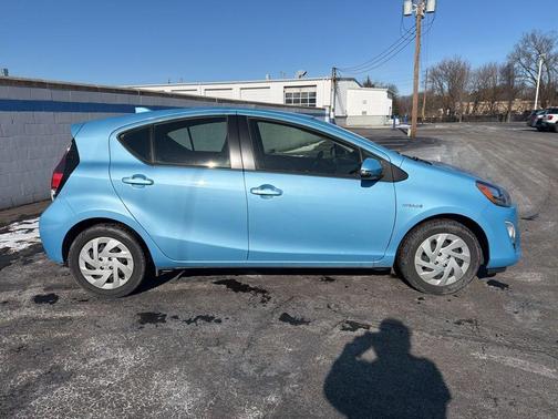 2016 Toyota Prius c Two
