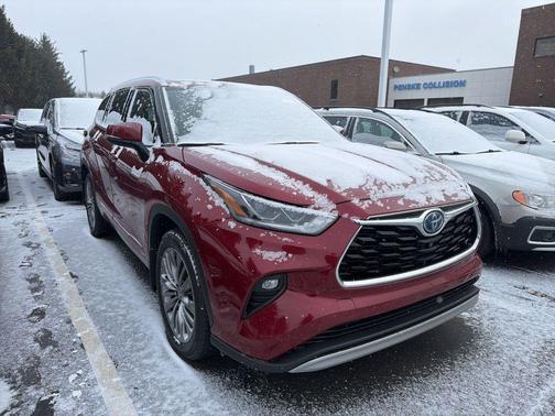 2021 Toyota Highlander Hybrid Platinum
