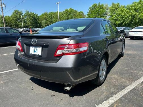 2010 Toyota Camry LE