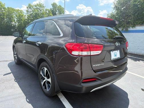 Walnut 2018 Kia Sorento EX
