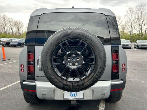 2024 Land Rover Defender P300