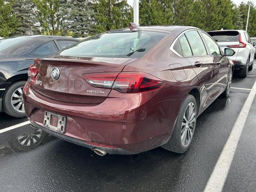 2018 Buick Regal Sportback Essence