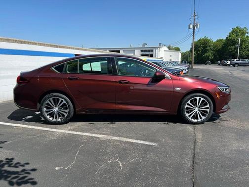 2018 Buick Regal Sportback Essence