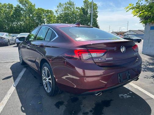 2018 Buick Regal Sportback Essence