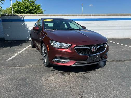 2018 Buick Regal Sportback Essence