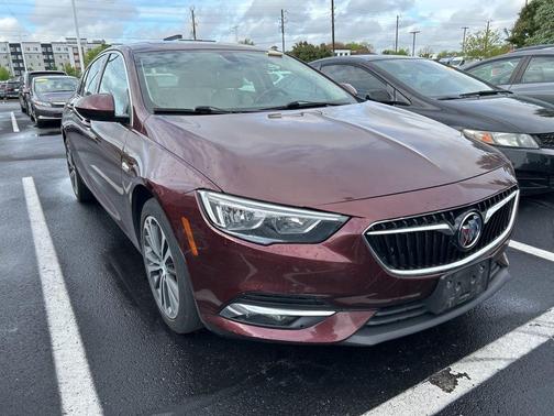 2018 Buick Regal Sportback Essence