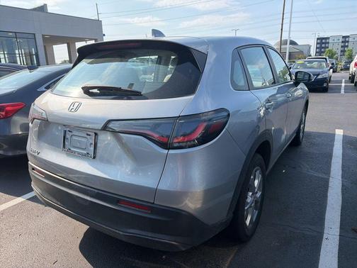 Silver Metallic 2023 Honda HR-V LX